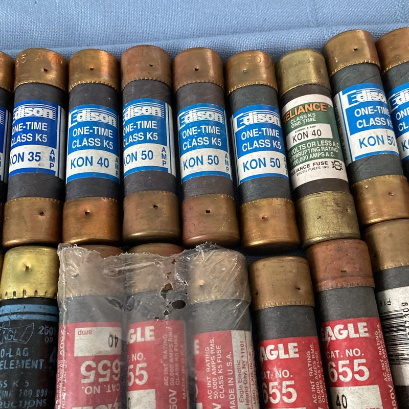 Assorted Lot of 89 ONE TIME 35,40,50 Amp Fuses #FL-BX-090 gallery
