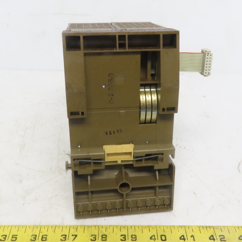 Siemens 6ES5 440-8MA21 (2) Digital Output Modules W/(1) 6ES5 700-8MA11 Base gallery