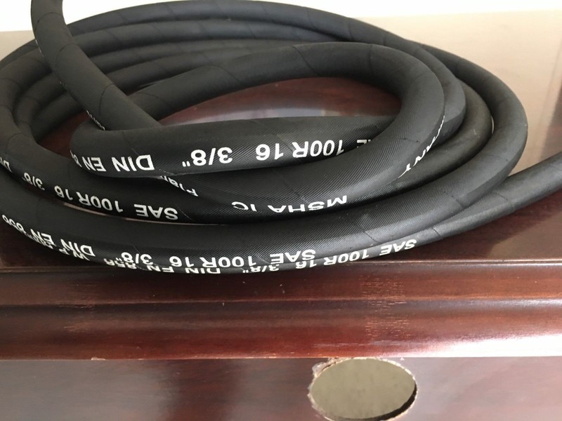 3/8″ (#6) R16 – 100ft. New Two Wire Hydraulic Hose, 5,000 PSI H24506