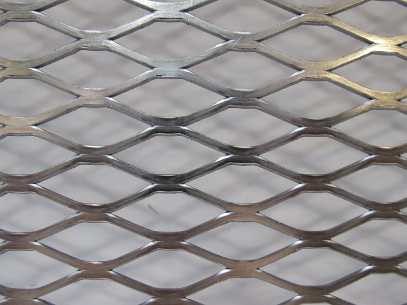 ==1/2″–#16. 304 STAINLESS STEEL FLATTENED EXPANDED METAL– 12″ x 12″==