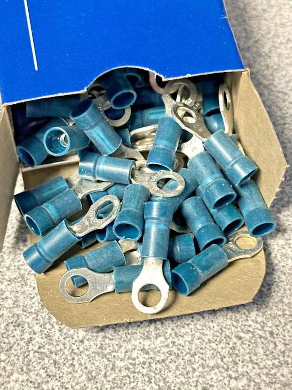 NEW Box of 100 Thomas & Betts Sta-kon 14RB-10X Ring Terminals 18-14 AWG #10 stud gallery
