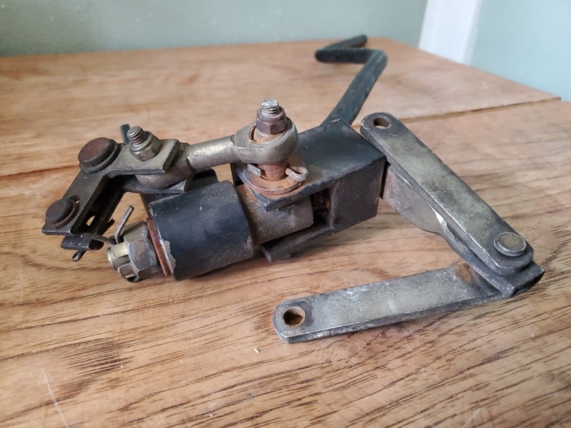 John Deere 755, 855, 955 Tractor Selective Valve Control with Handle & Linkages gallery