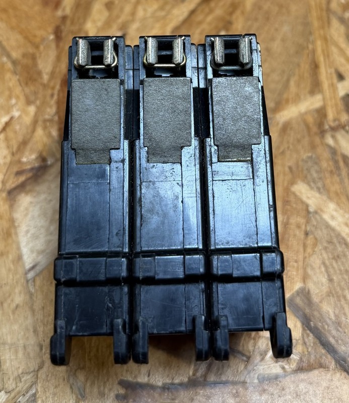 Eaton CH3100 Thermal Magnetic Circuit Breaker gallery