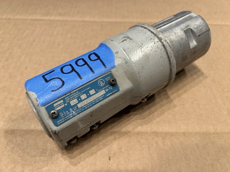 Crouse Hinds APJ-6485 Arktite 600v 3W 4P Plug