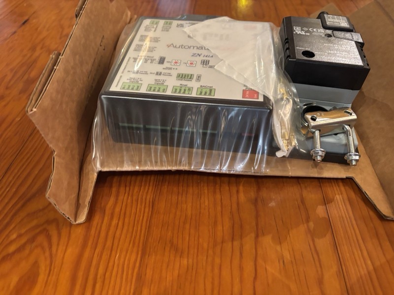 Automated Logic Zn141A Zone Controller and Belimo Actuator New In Box gallery