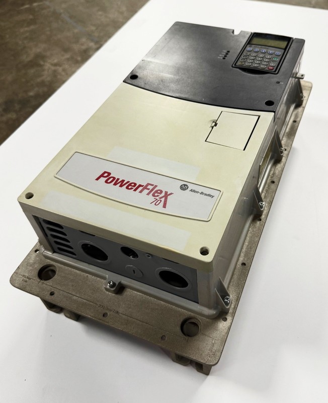 Unused ALLEN BRADLEY 20AB054A0AYNANC0 20HP AC Drive 240v 54a 3ø gallery