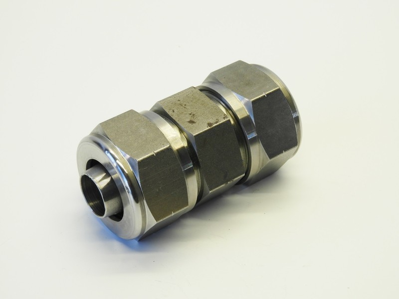 7/8 in. Tube x 7/8 in. Tube Union Stainless Steel Compression Fitting & Tube Fit