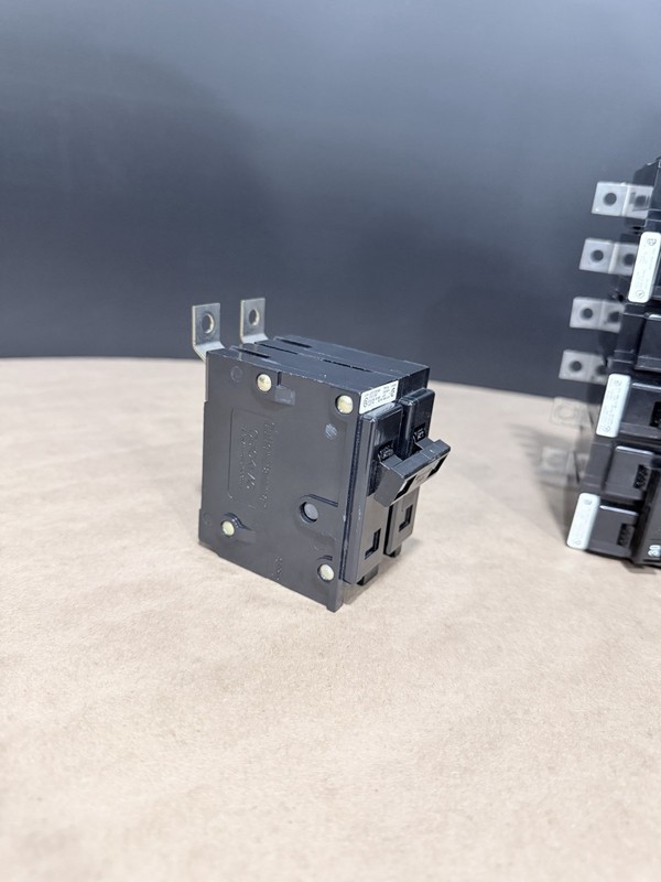 Eaton / Cutler Hammer BAB2030 Thermal Magnetic Circuit Breaker 30A 10kAIC 240V gallery