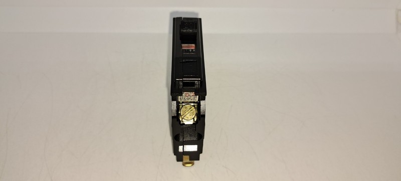 SQUARE D QO120 1 Pole 20 Amp 120/240V Circuit Breaker