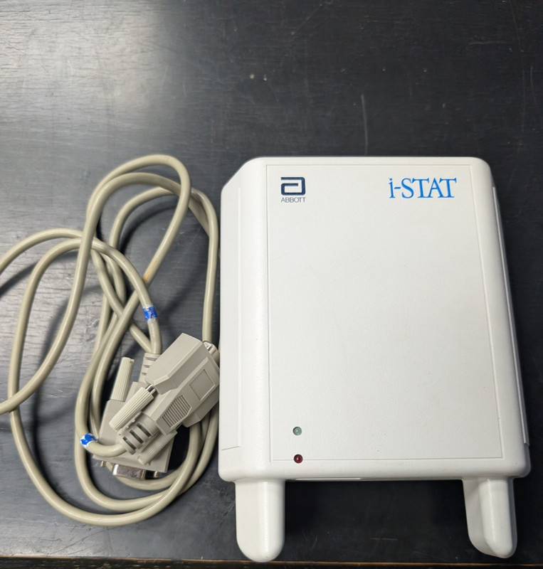 Abbott i-STAT 1 DS-300 Downloader-Serial Docking Station base unit with cable