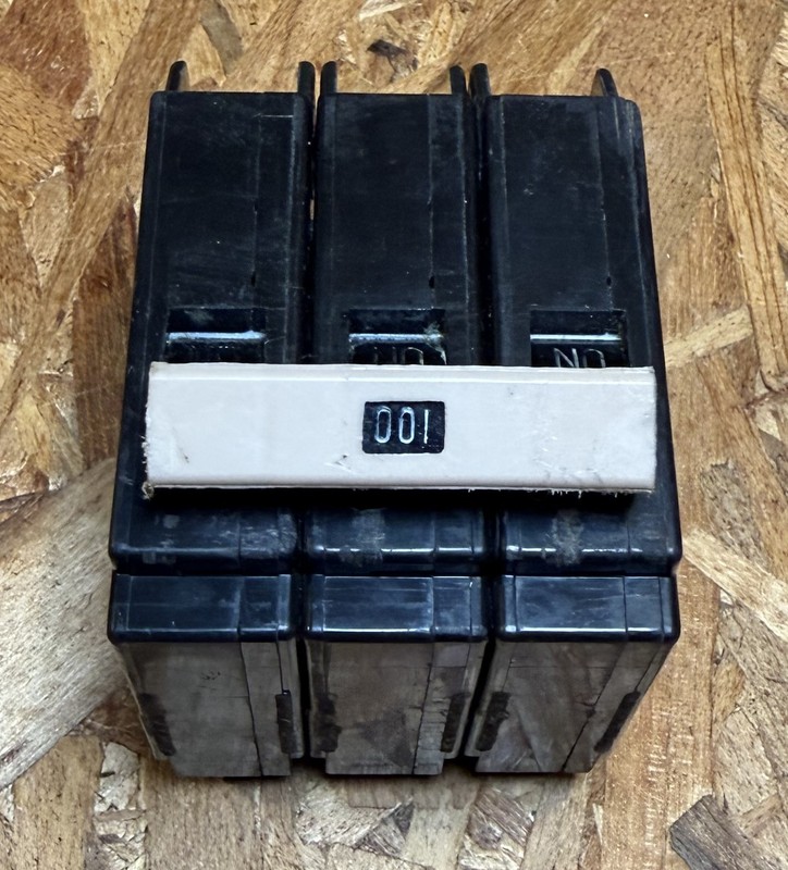 Eaton CH3100 Thermal Magnetic Circuit Breaker gallery