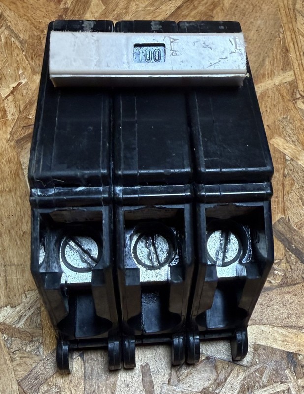 Eaton CH3100 Thermal Magnetic Circuit Breaker gallery