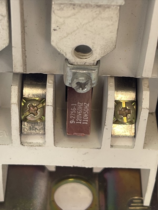 CUTLER HAMMER CN15KN3-59 SIZE 3 CONTACTOR 600VAC 90A 50HP SER A1 COIL 120V 60HZ gallery