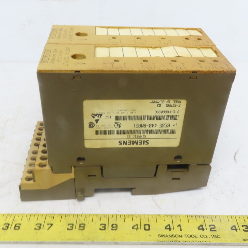 Siemens 6ES5 440-8MA21 (2) Digital Output Modules W/(1) 6ES5 700-8MA11 Base gallery