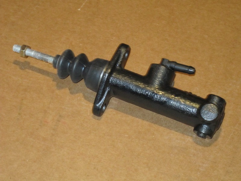 IH International 274, 284, 383, 483 master brake cylinder 973825C91, 1435123R91 gallery