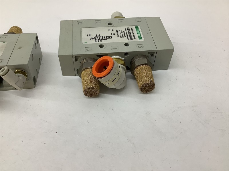 Numatics L23PP452O000000 5 Port Valve Lot Of 2 gallery
