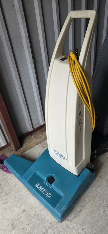 NOBLES TENNANT 26” WIDE AREA VACUUM V-WA-26 TESTED WORKING