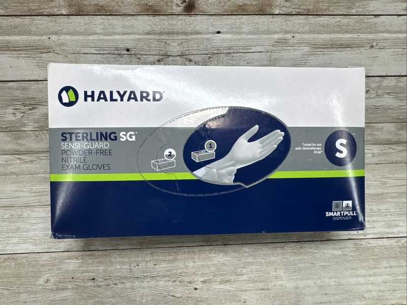 Halyard Sterling SG Nitrile Exam Gloves *1 DENTED Box* Size: SMALL Exp: 06/29