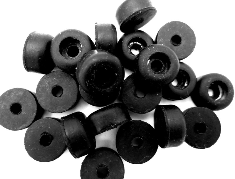Screw-On Rubber Bumper Pad Foot – 1/8″ Screw Hole 1/2″ Pad 1/4 Tall – Free Ship!
