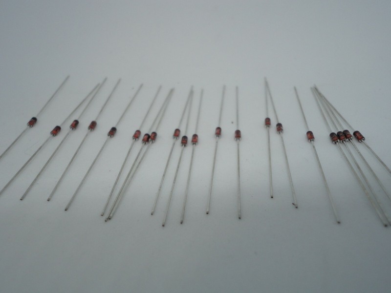 20 Pcs Pack Lot 1N4148 DO-35 High Speed Nano Micro Switching Signal Glass Diode gallery