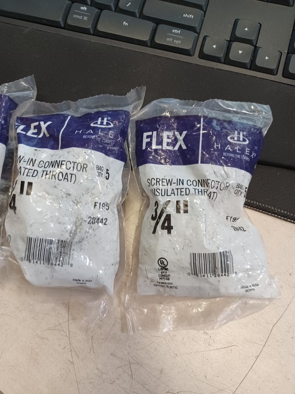 Lot Of 15 3/4 in. Flexible Metal Conduit Screw-in Insulated Throat Connector gallery