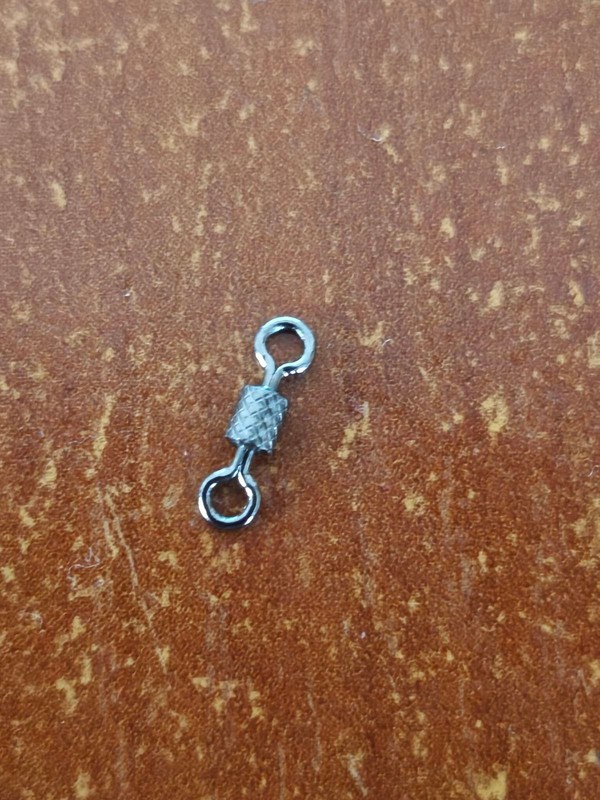 small metal swivel