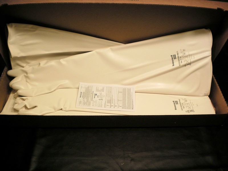 2pr. 2025 Honeywell (10Y1532A/9Q) CSM Glove Box Gloves 32» x 9-3/4 Ambidextrous