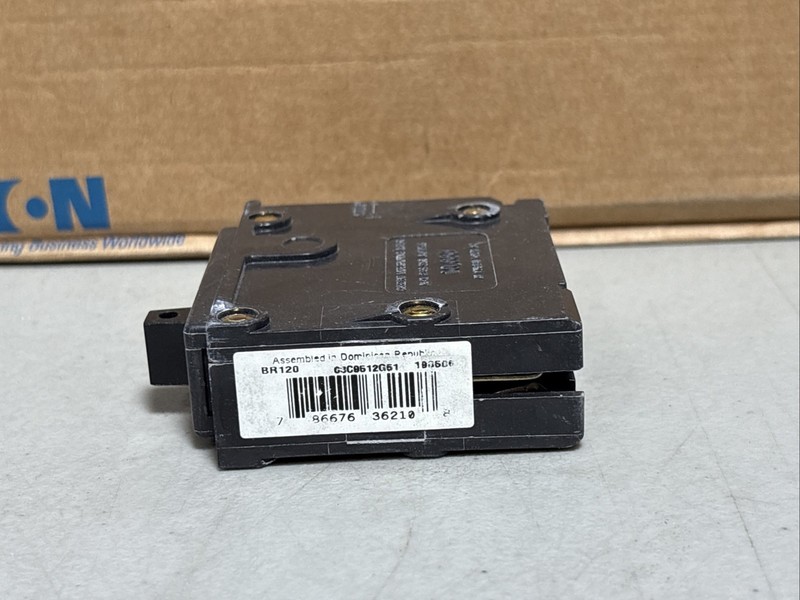 EATON BR120 Circuit Breakers (10 Pack) 20 AMP 1 Pole Type BR *NEW BOX of 10* gallery