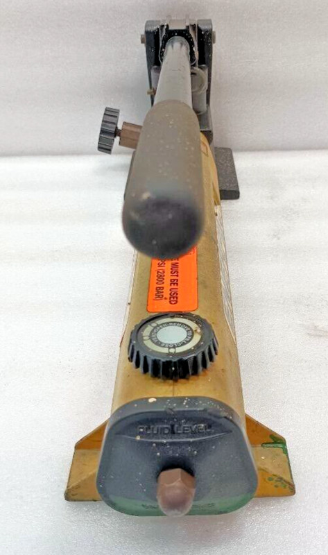 ENERPAC P2282 ULTRA HIGH PRESSURE HYDRAULIC HAND PUMP 40000 PSI 2800 BAR USED gallery