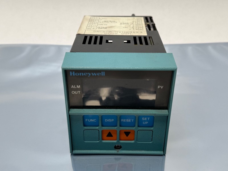 Honeywell UDC2001-0-0000-0000-00-0112 Temperature Controller UDC2000 Mini-Pro
