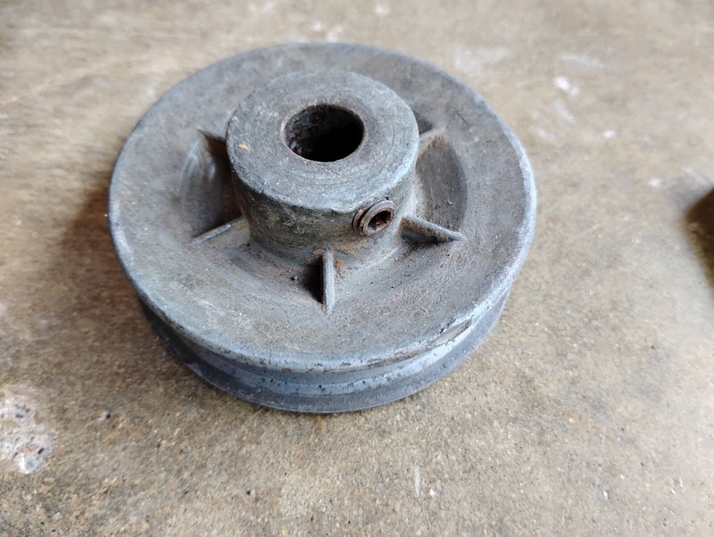 Die Cast 3 in. Zinc Single V Grooved Pulley 1/2" Bore gallery