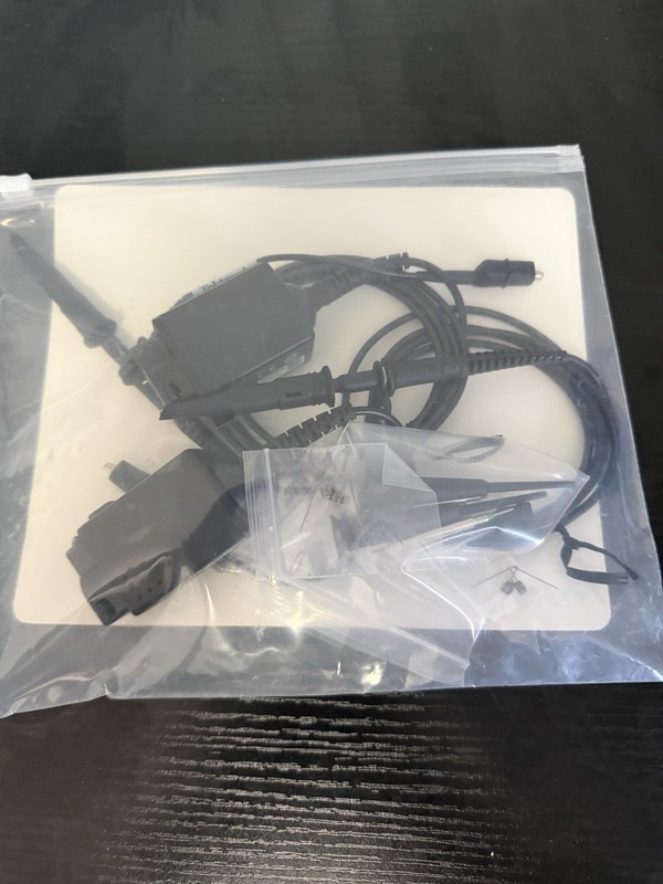 QTY 2 Tektronix TPP0500B 500 MHz Probe 300V Cat II 3.9pf /10m W/accessories gallery