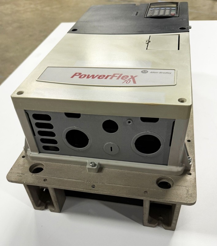 Unused ALLEN BRADLEY 20AB054A0AYNANC0 20HP AC Drive 240v 54a 3ø gallery