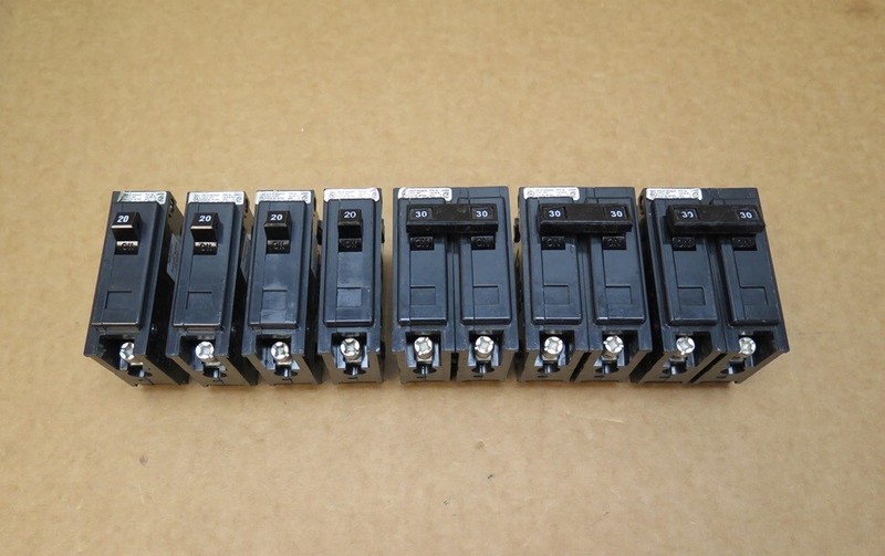 Cutler Hammer 3 BAB2030 30A 240V 2 Pole Circuit Breaker + 4 BAB1020