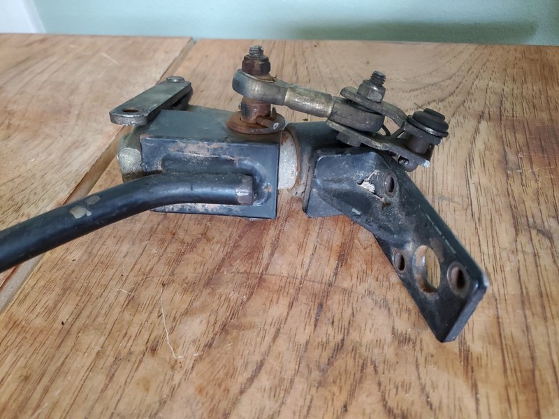 John Deere 755, 855, 955 Tractor Selective Valve Control with Handle & Linkages gallery