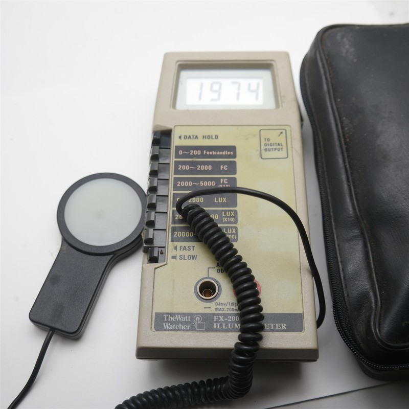 (2) vtg Illuminometer Watt Watcher & Sylvania Lux & Footcandles FX-200