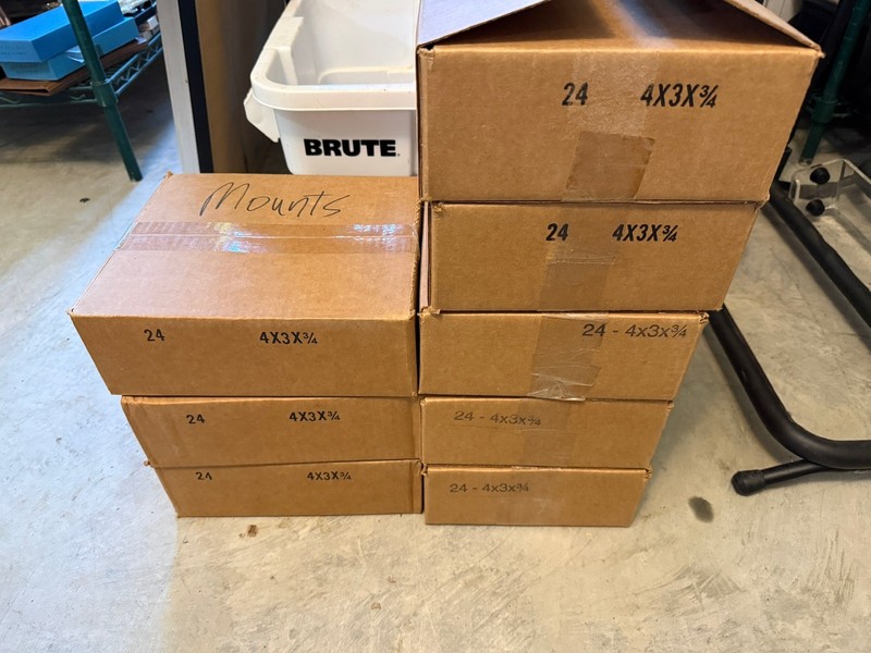 Box of 24 NEW unopened 4 x 3 x 3/4 Riker Mount Display Case gallery