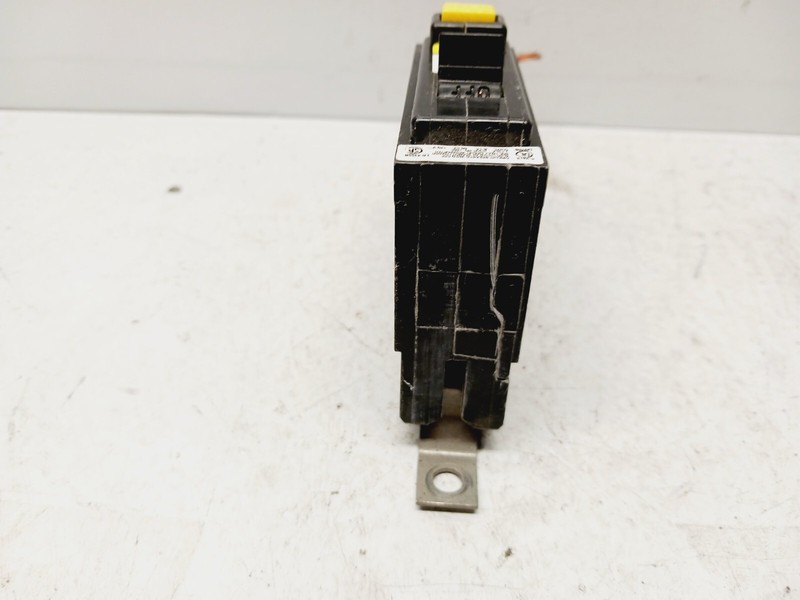 NEW EATON QBAF1020 20 AMP BOLT-ON CIRCUIT BREAKER 1P 12O VAC 10 KAIC gallery