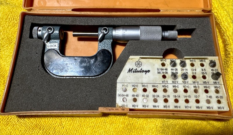 Mitutoyo Thread Micrometer 126-137 w/3 Pairs Of Anvils 0-1″ (M2-C,M3-C,M6-C)