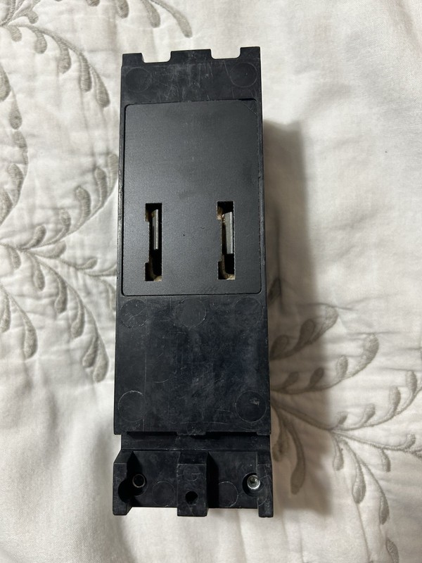 Eaton BJ2200 Type BJ 200A 2-Pole 120/240V Bolt-On Circuit Breaker gallery