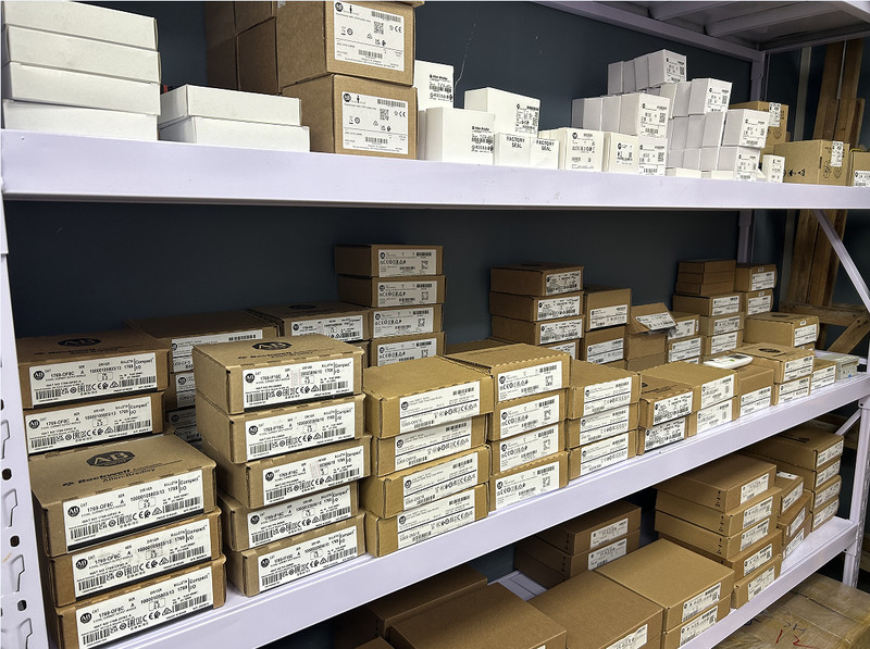 New Siemens 6SE6440-2UD31-5DA1 Free Shipping New in Box New Factory Sealed PLC gallery