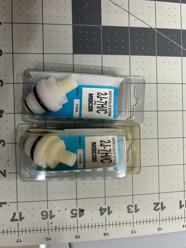 New 2-pack lot Danco 17433 2J-7H/C Hot & Cold Faucet Cartridge Stem for Midcor