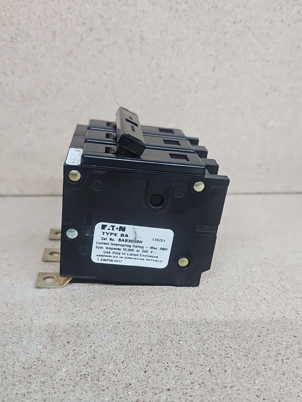 NEW SURPLUS Eaton Cutler Hammer BAB3030H 30A Circuit Breaker 3-Pole 240V AC gallery