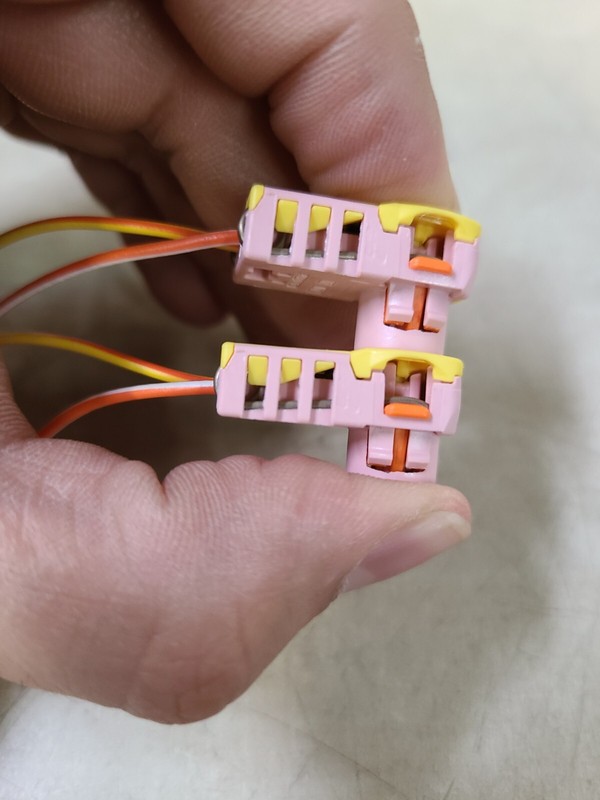 Lot of 2 Delphi PBT GF15 2 Pin Female Connector gallery