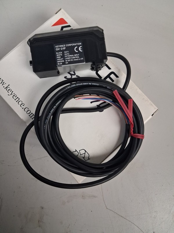 (BRAND NEW IN BOX) Keyence GV-21P Laser Sensor GV21P gallery
