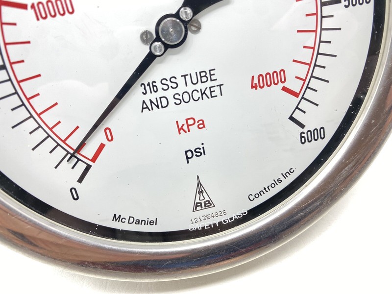 MCDaniel Controls 316SS Tube And Socket Pressure Gauge 0-6000 PSI / 0-40000 kPa gallery