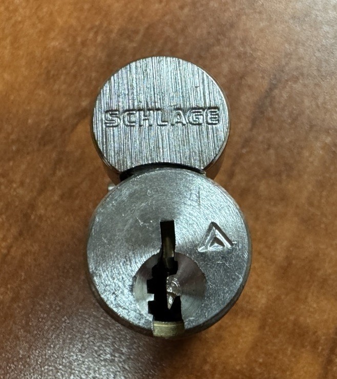 Schlage IC Core 23-030-6 626 D135 KWY with 2 (1-Bitted Keys)