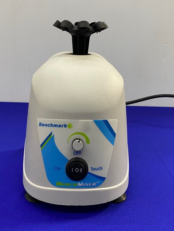 BENCHMARK SCIENTIFIC BV1000 VORTEX MIXER – NOTE STYLE OF MIXER HEAD