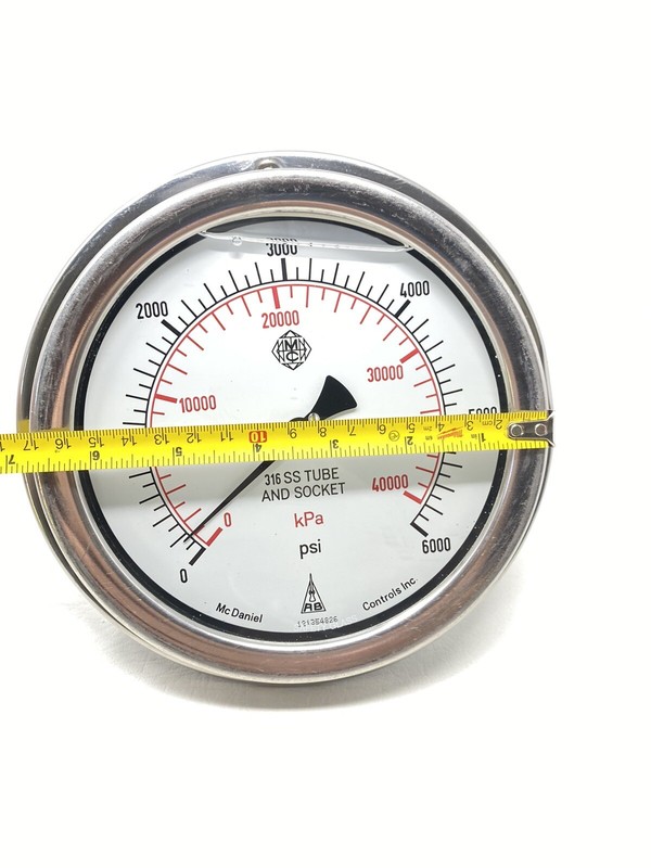 MCDaniel Controls 316SS Tube And Socket Pressure Gauge 0-6000 PSI / 0-40000 kPa gallery