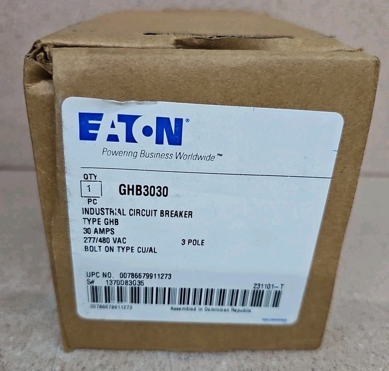 1) New Eaton GHB3030 30A 3 Pole Molded Case Circuit Breaker